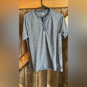 Old Navy shirt sleeve Henley
